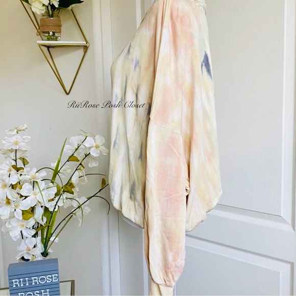 NWT YF&B Tie Dye Pull Over Top - Picture 3 of 6